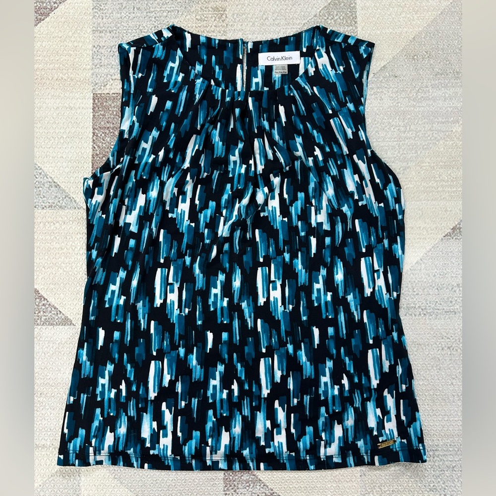 Calvin Klein Women's Black and Blue Abstract Blouse